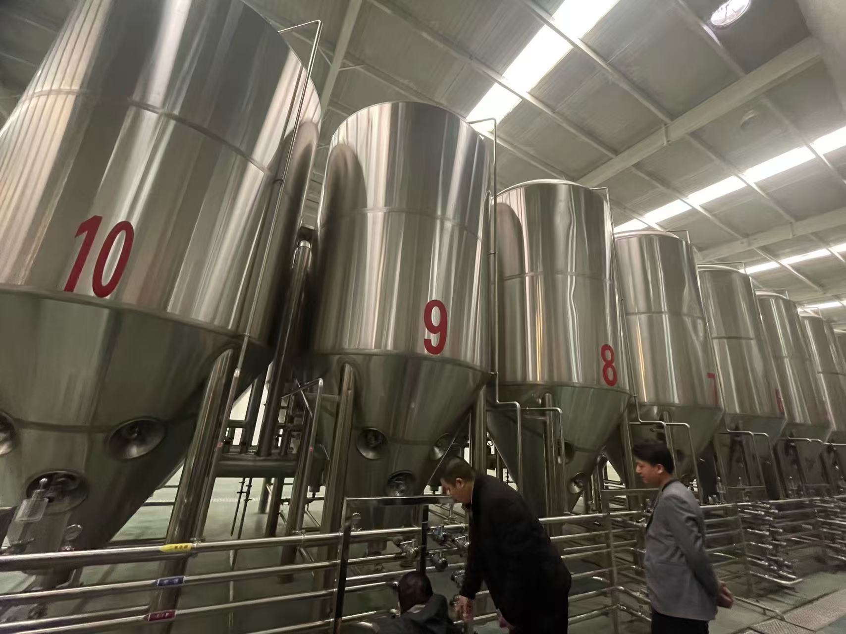 新丰精酿啤酒设备厂—平面布置、设备设计、制造、调试、培训等一条龙服务