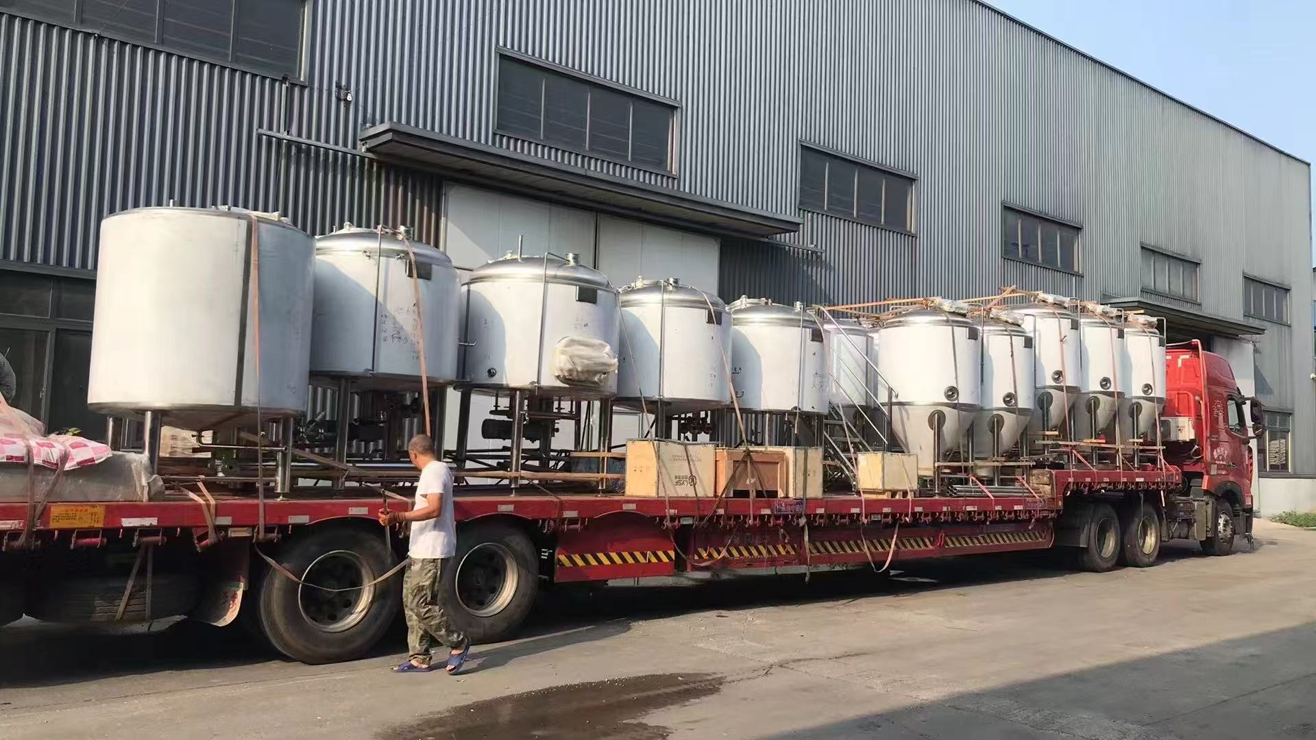 新丰精酿啤酒设备厂—中小型精酿啤酒厂提供服务